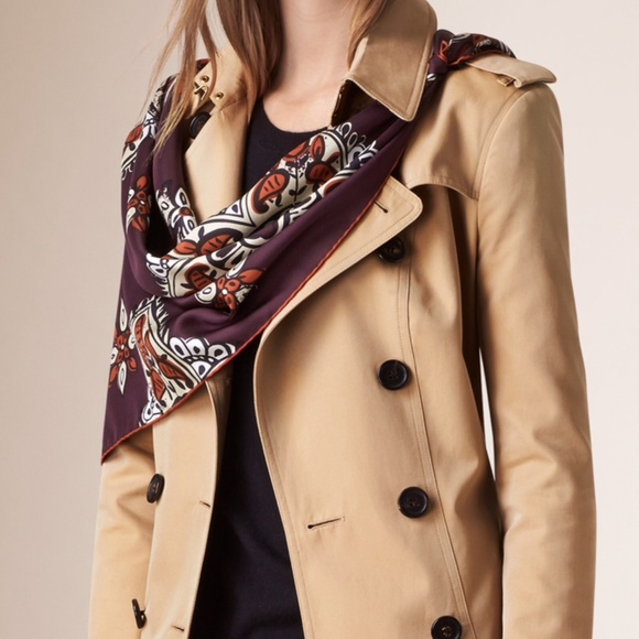 NWT Burberry Scarf Lucky Alhambra Flower Silk Wrap - Picture 11 of 16